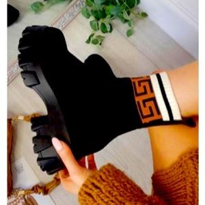 Ankle boots with geometric design